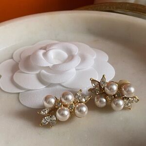 TANYA Lind Pearl rhinestone clip earrings 1”